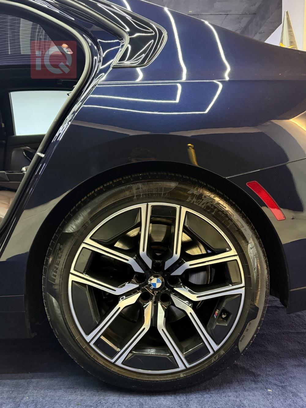 بي ام دبليو الفئة 7